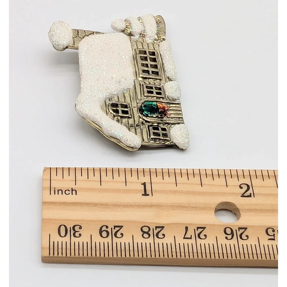 VTG Christmas Winter Home Snow Brooch Pin Enamel Gold Tone